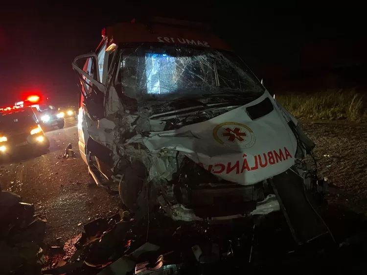 Grave acidente entre Lajedo e Cachoeirinha envolve ambulância do SAMU Águas Belas!
