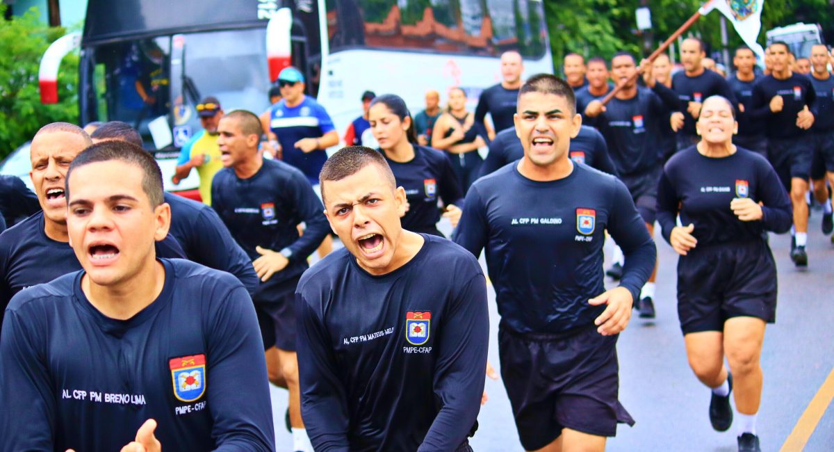 Orgulho de Saloá: Jovem da Zona Rural conquista farda da Polícia Militar de Pernambuco!