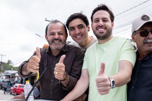 Capoeiras vive nova fase de progresso com entrega de máquinas e ambulâncias pelo prefeito Nego do Mercado!