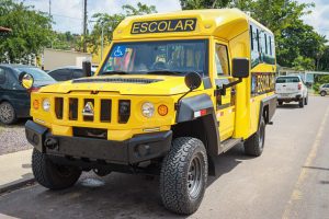 Com articulação de Izaías Régis, Prefeitura de Saloá recebe Ônibus Marruá para áreas de difícil acesso!