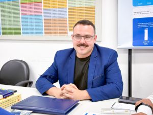 Prefeito Dr. Henrique Góis antecipa 1ª parcela do 13º salário para servidores ativos e inativos de Paranatama!